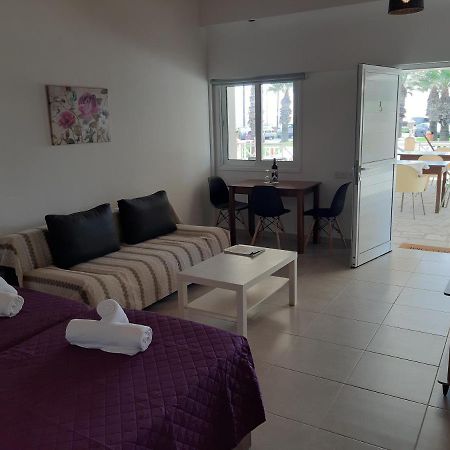 Zorbas Sea View No 5 Apartment Larnaca Bagian luar foto