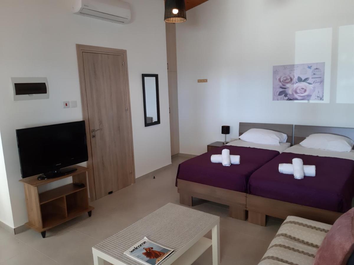 Zorbas Sea View No 5 Apartment Larnaca Bagian luar foto