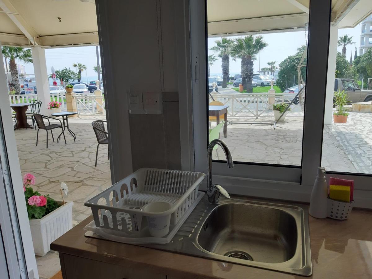 Zorbas Sea View No 5 Apartment Larnaca Bagian luar foto