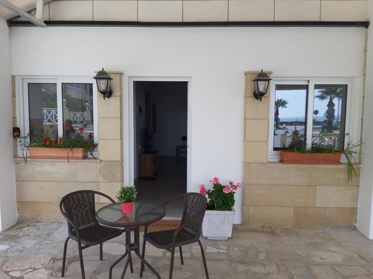 Zorbas Sea View No 5 Apartment Larnaca Bagian luar foto