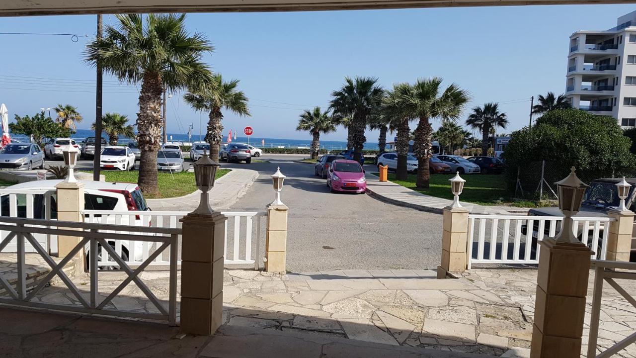 Zorbas Sea View No 5 Apartment Larnaca Bagian luar foto