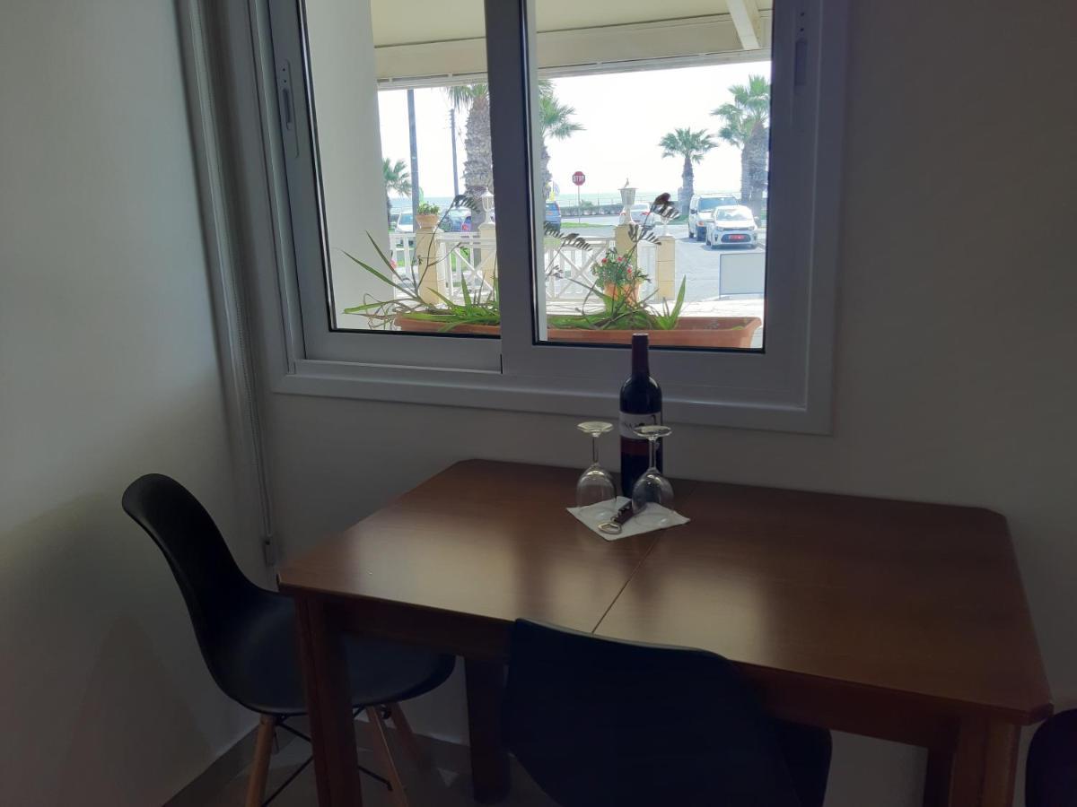 Zorbas Sea View No 5 Apartment Larnaca Bagian luar foto